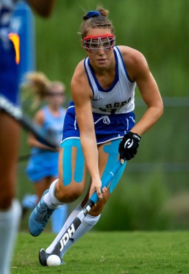 September 13, 2019, Cary, NC; Cary Academy midfielder Dorrit Eisenbeis (9) moves the ball upfield during a game against St. MaryÕs Raleigh.Photo: Jay Anderson